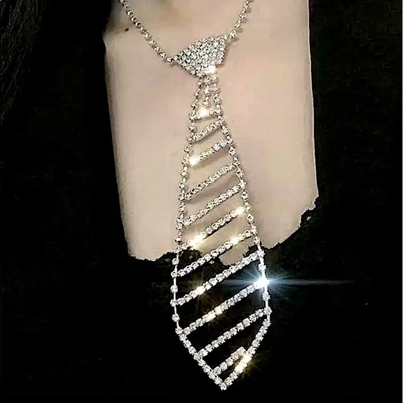 SILVER CRYSTAL RHINESTONE TIE DESIGN Y2K NECKLACE - Picture 2 of 7
